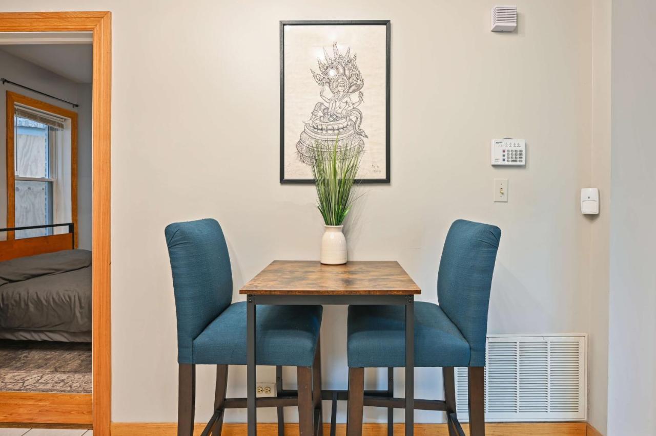 2 Bed Apt W/ Office, Free Parking, Near Wrigley Chicago Exterior photo
