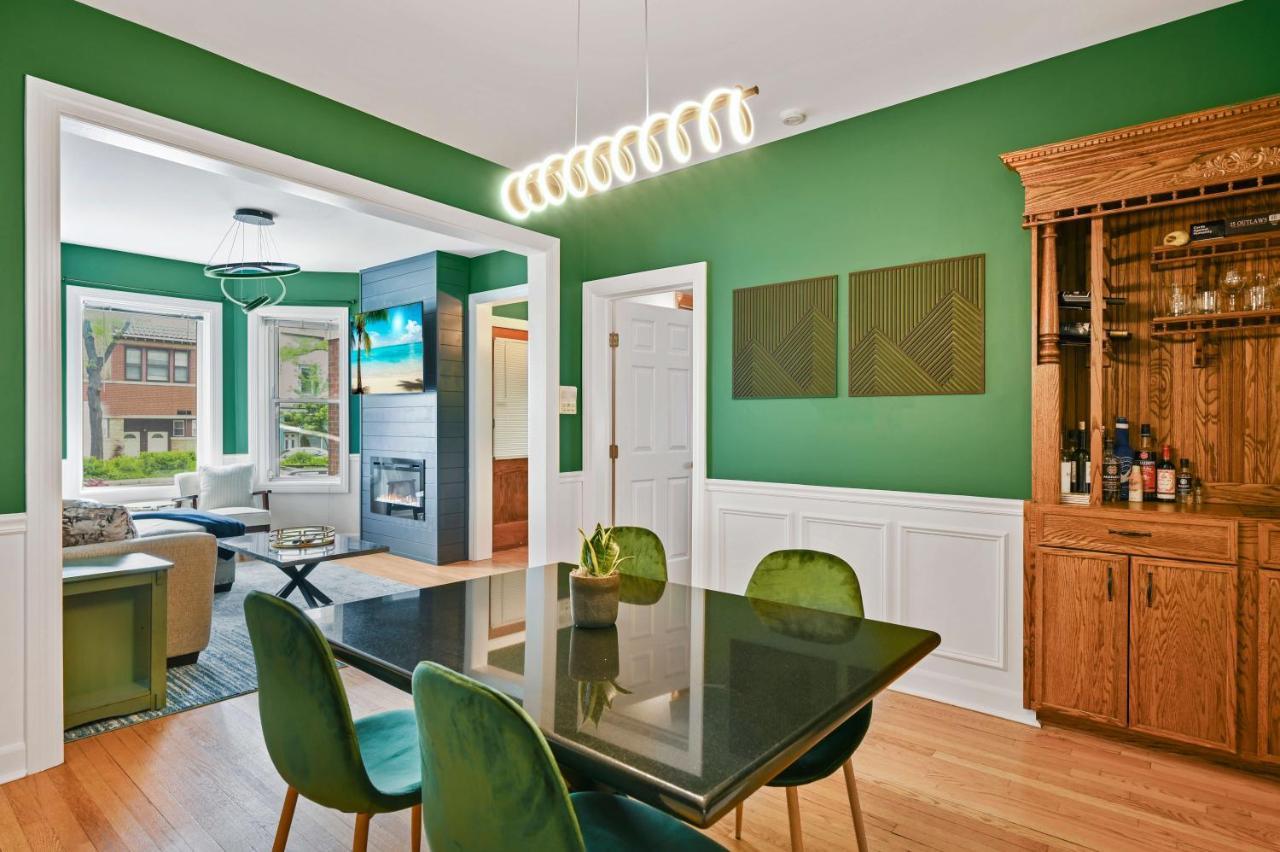 2 Bed Apt W/ Office, Free Parking, Near Wrigley Chicago Exterior photo