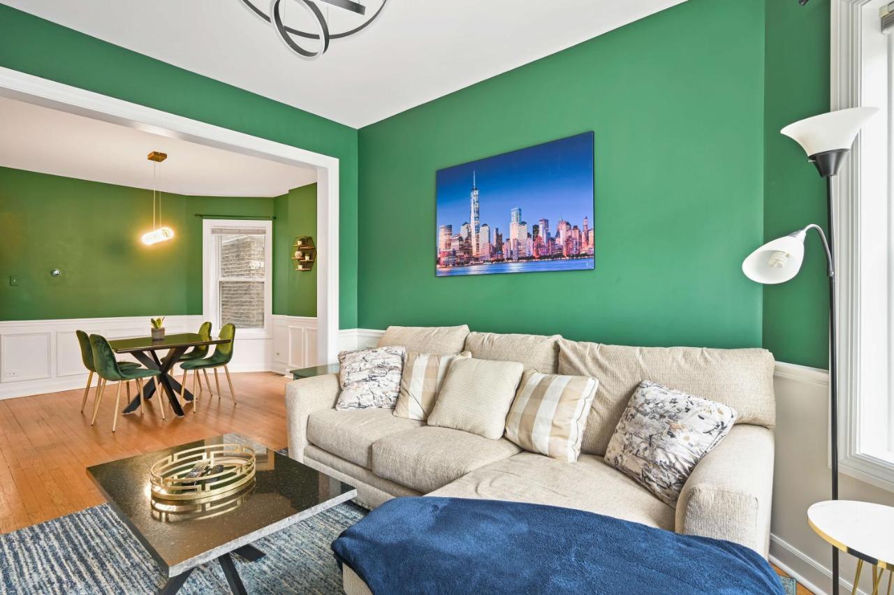 2 Bed Apt W/ Office, Free Parking, Near Wrigley Chicago Exterior photo