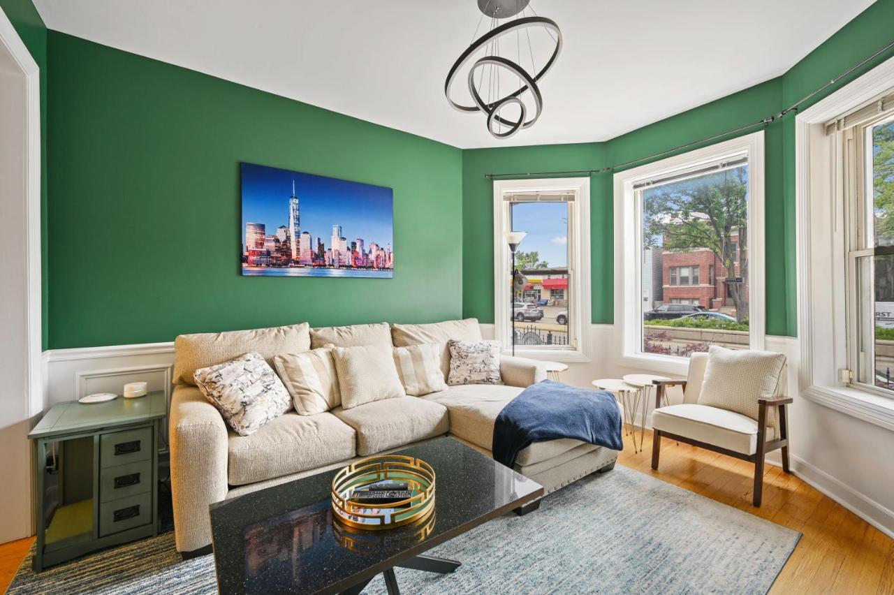2 Bed Apt W/ Office, Free Parking, Near Wrigley Chicago Exterior photo