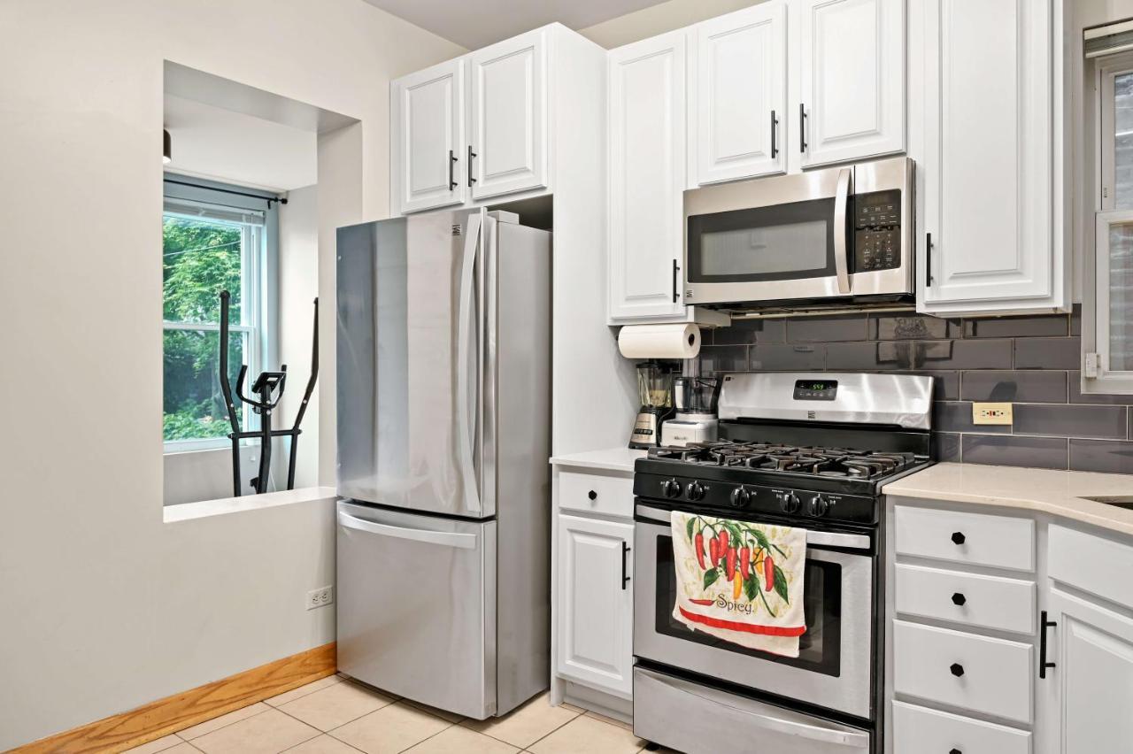 2 Bed Apt W/ Office, Free Parking, Near Wrigley Chicago Exterior photo
