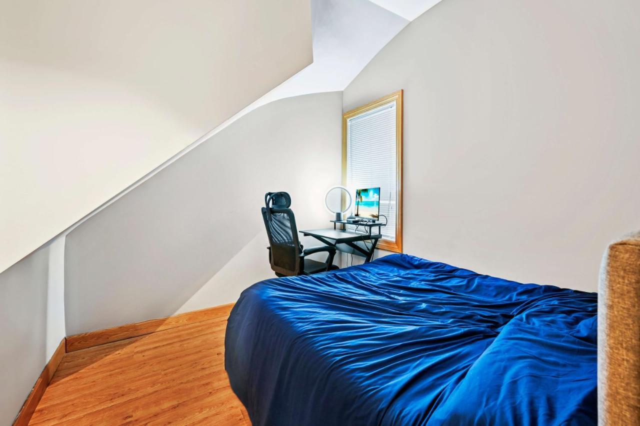 2 Bed Apt W/ Office, Free Parking, Near Wrigley Chicago Exterior photo