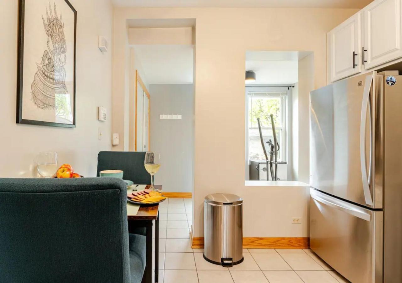 2 Bed Apt W/ Office, Free Parking, Near Wrigley Chicago Exterior photo