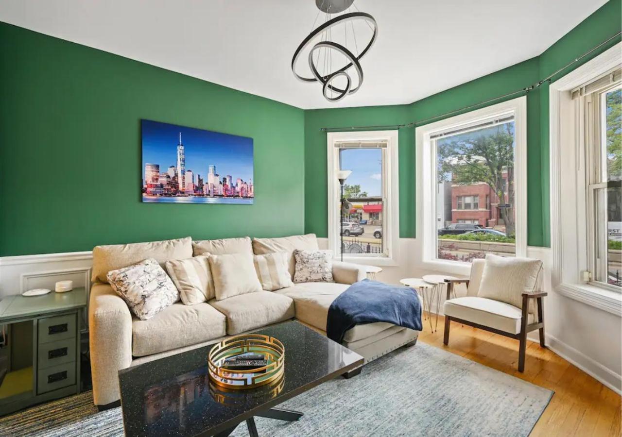 2 Bed Apt W/ Office, Free Parking, Near Wrigley Chicago Exterior photo