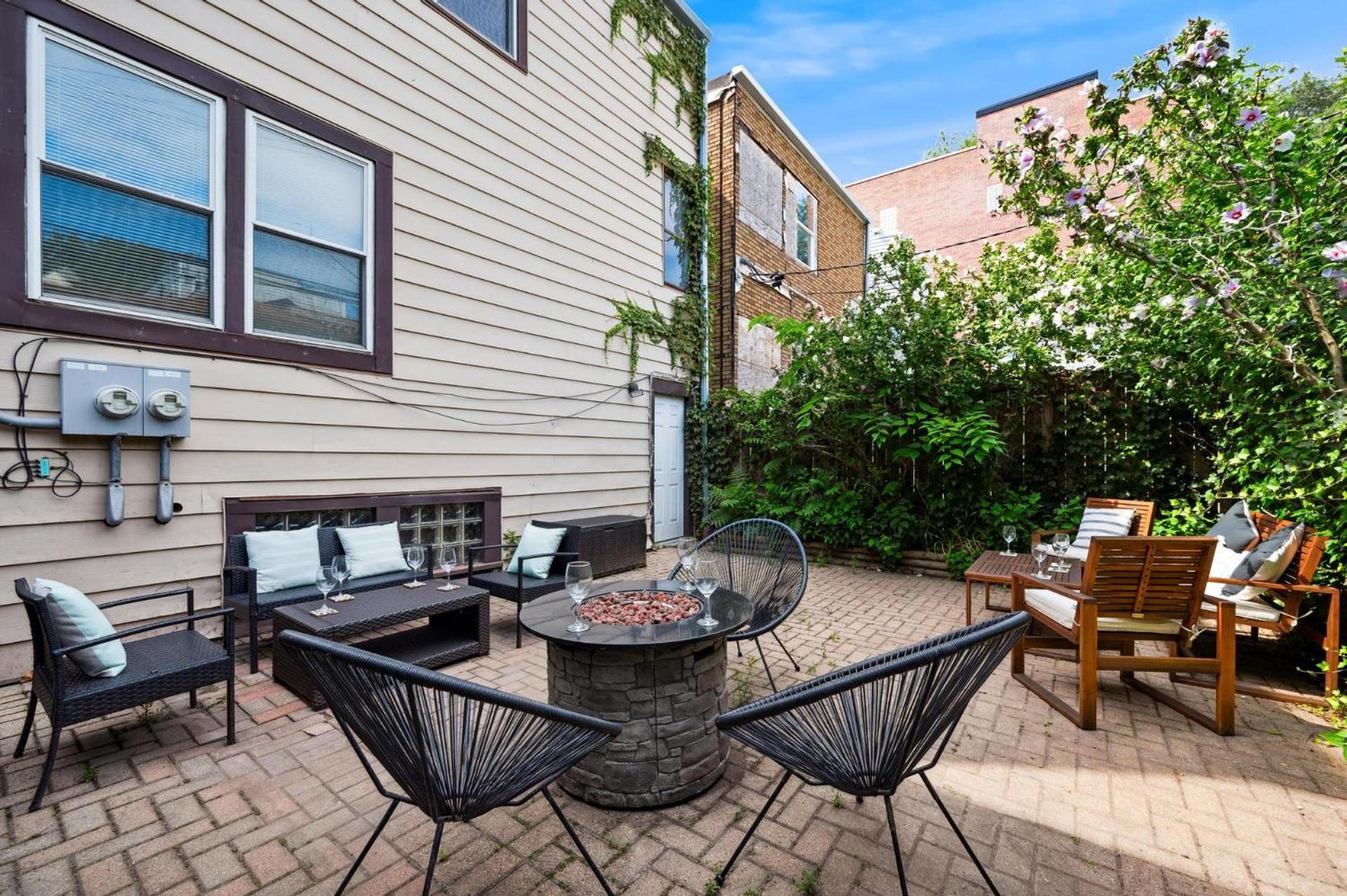 2 Bed Apt W/ Office, Free Parking, Near Wrigley Chicago Exterior photo